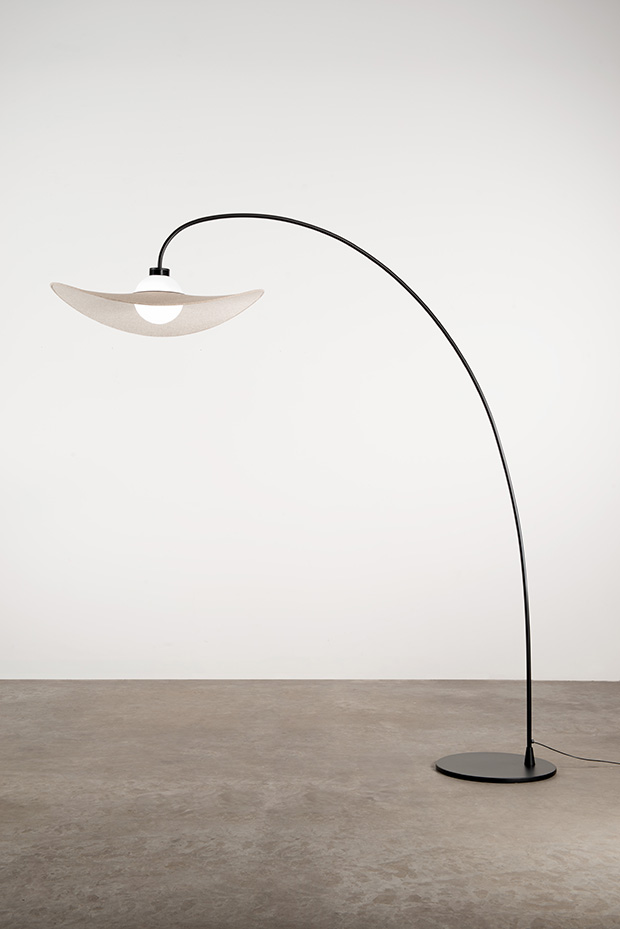 Variation lampadaire rochebobois design par Chape & Mache - lampadaire ecru